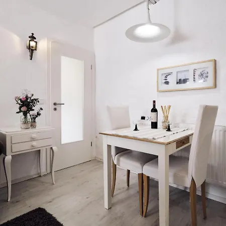 Altstadtwohnung - Am Hafen Apartman